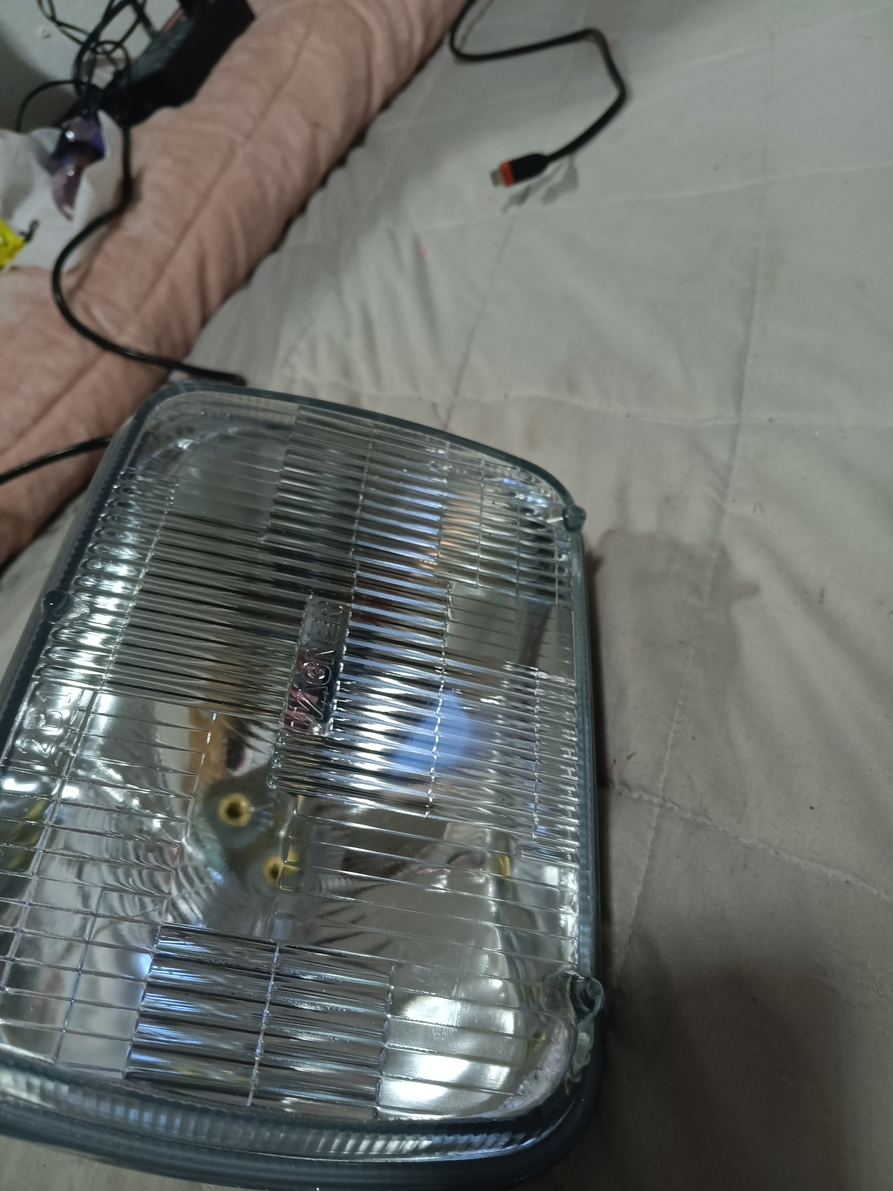 Sealed beam headlight